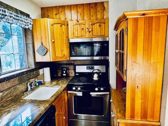 דירות יוסמיטי ווסט Cozy Bear South-Inside Yosemite-Sleeps 5 מראה חיצוני תמונה